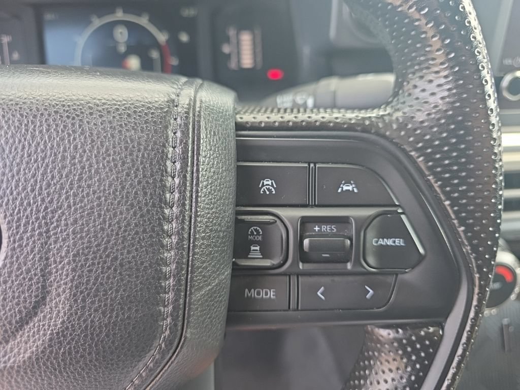 Certified 2025 Toyota Tacoma SR5 AWD/4WD image 18