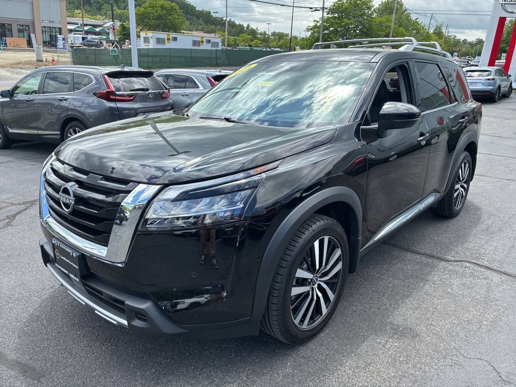 Certified 2024 Nissan Pathfinder Platinum w/ Cargo Package AWD/4WD image 3