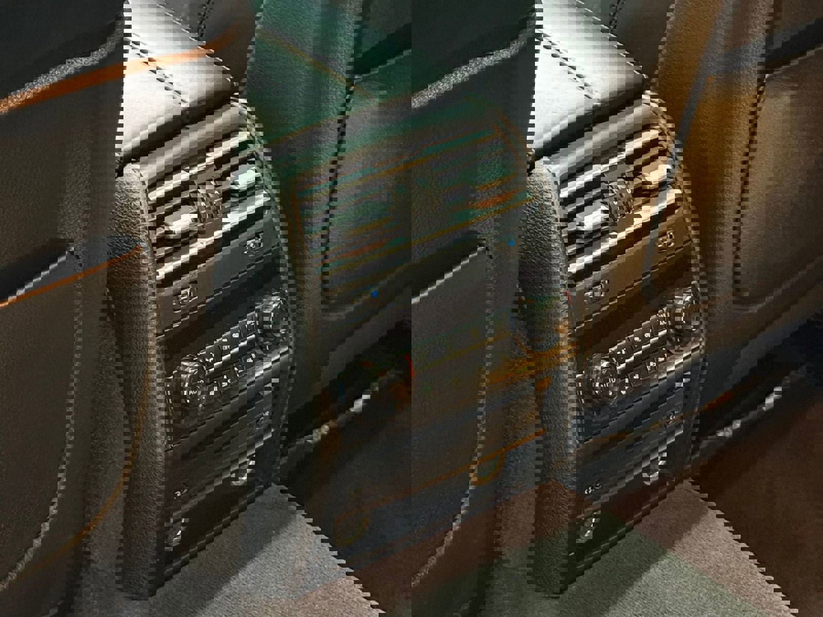 Used 2013 BMW 750Li LWB image 45