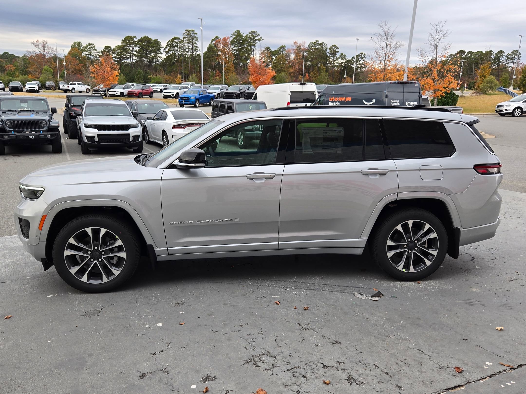 New 2025 Jeep Grand Cherokee L Overland image 4