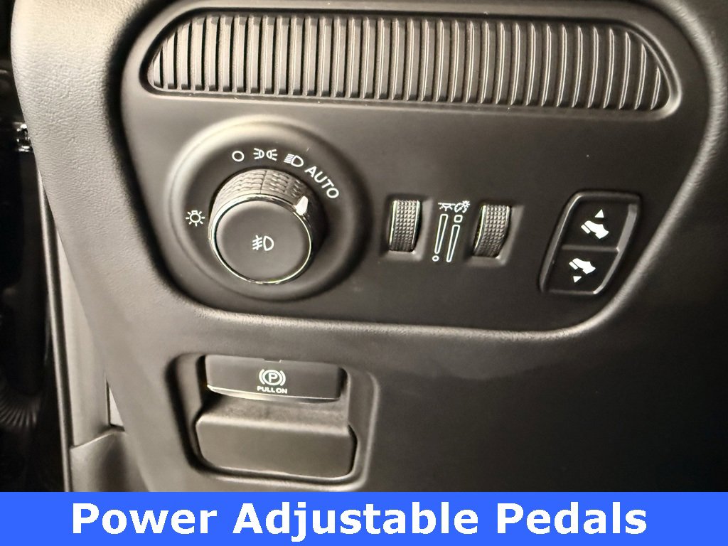 Used 2024 Jeep Grand Wagoneer Series III w/ Quick Order Packagew 28T image 38