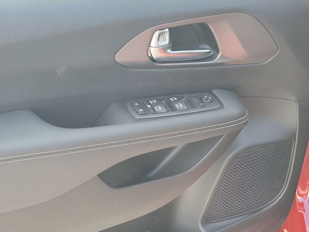 New 2026 Chrysler Voyager LX image 43