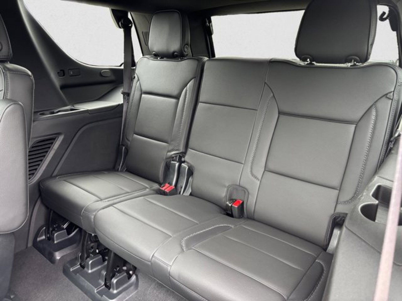 Used 2023 GMC Yukon Denali w/ Advanced Technology Package image 19