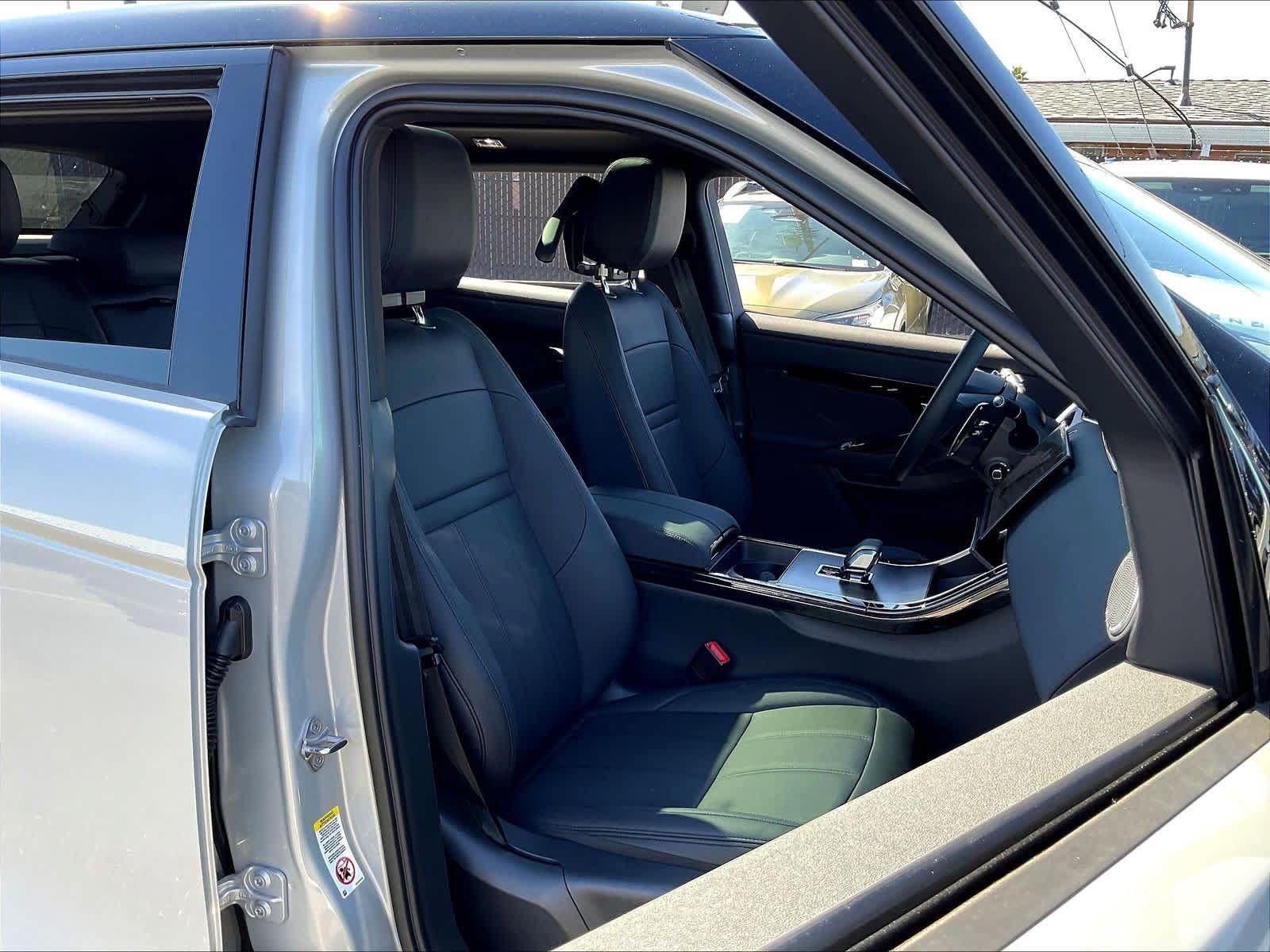 New 2026 Land Rover Range Rover Evoque Dynamic SE AWD/4WD image 31