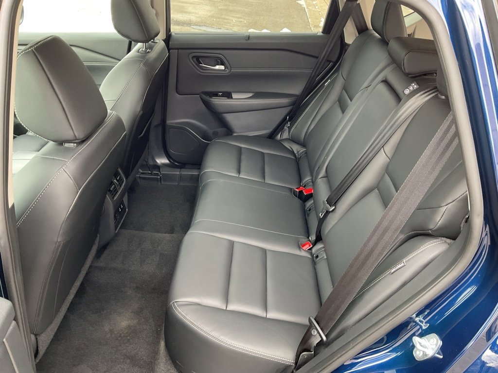 Used 2024 Nissan Rogue SL w/ SL Premium Package image 21