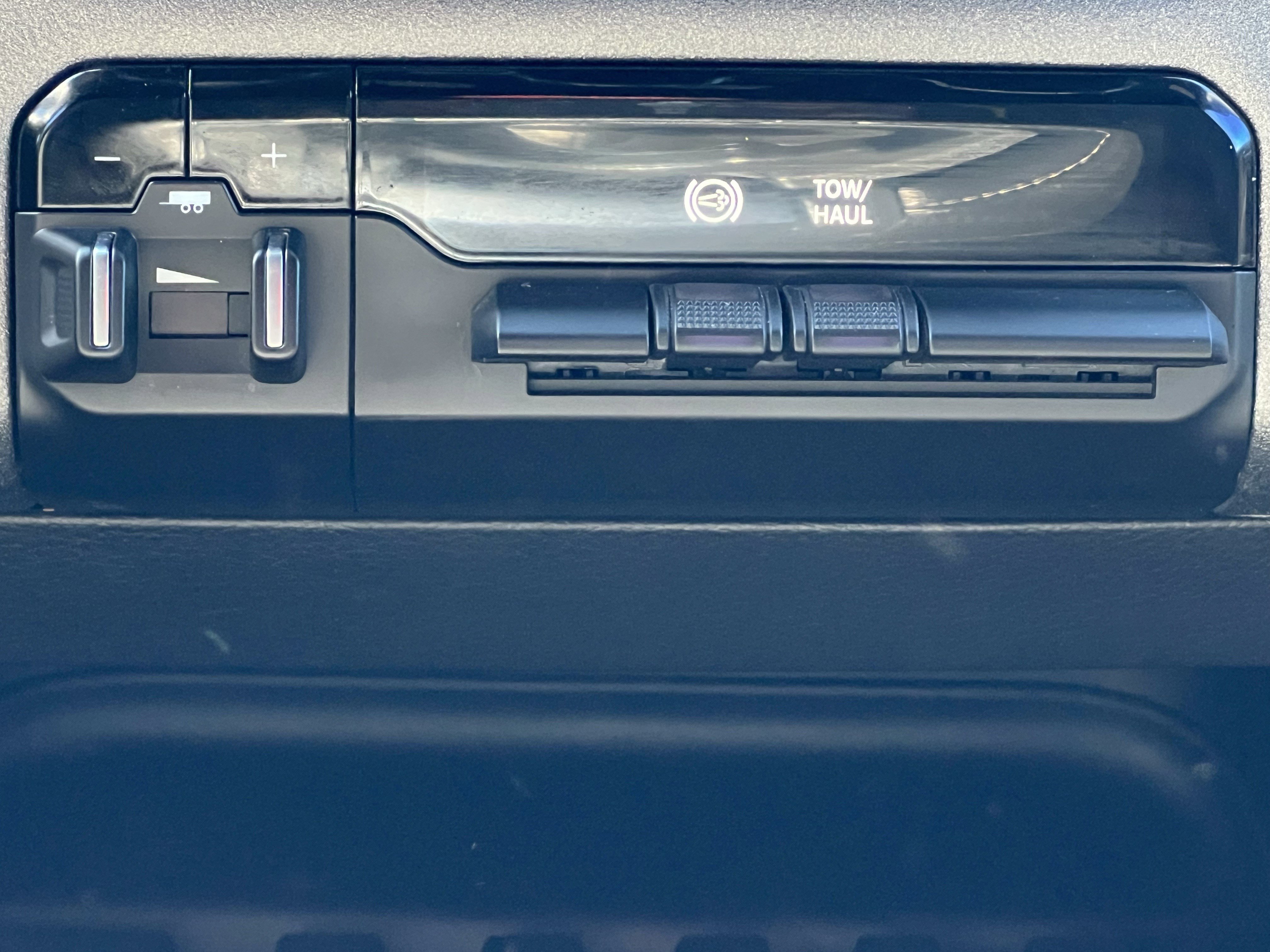 Used 2024 RAM 3500 Tradesman w/ Chrome Appearance Group image 17