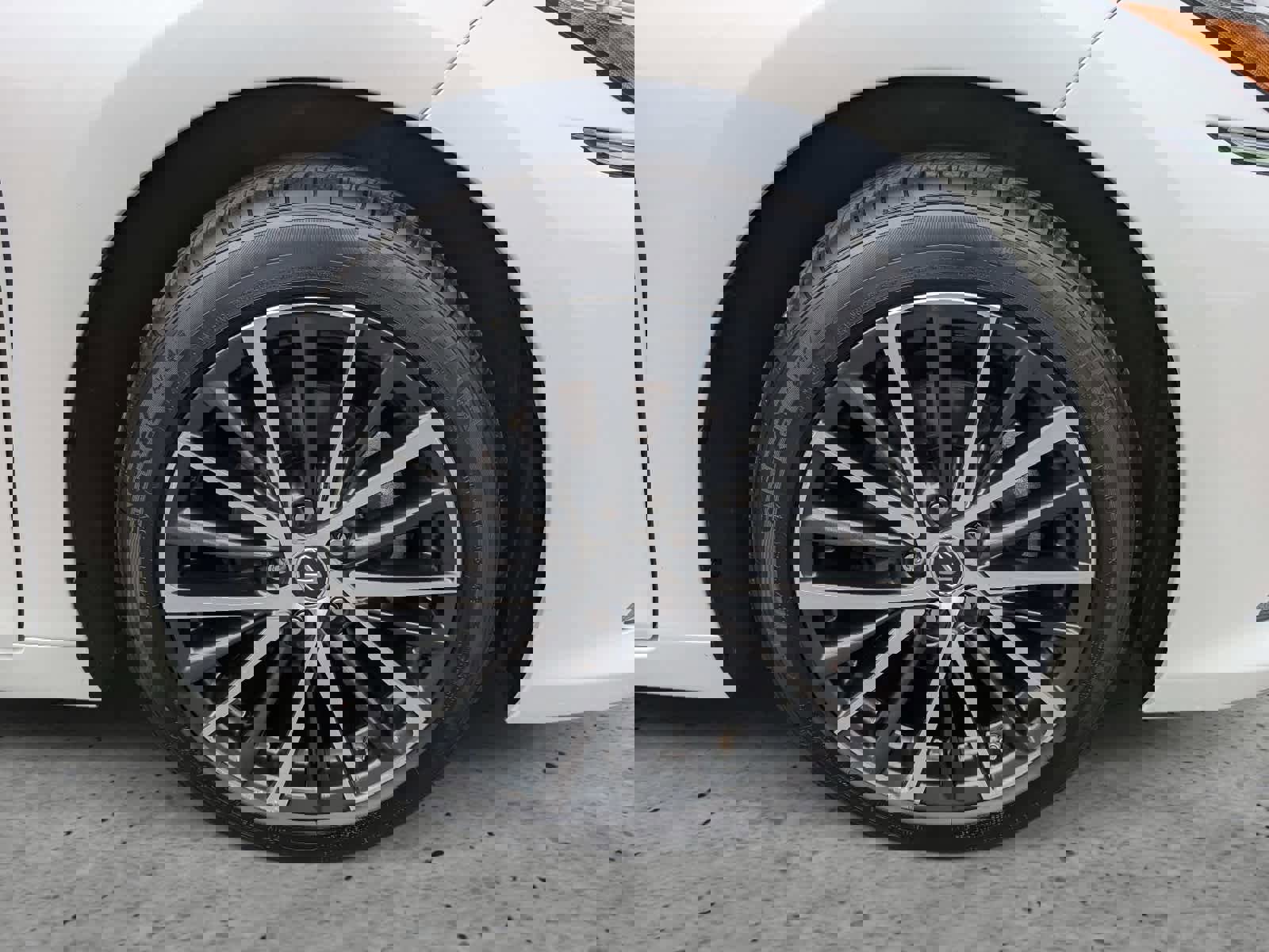 Used 2024 Lexus ES 350 w/ Premium Package image 7