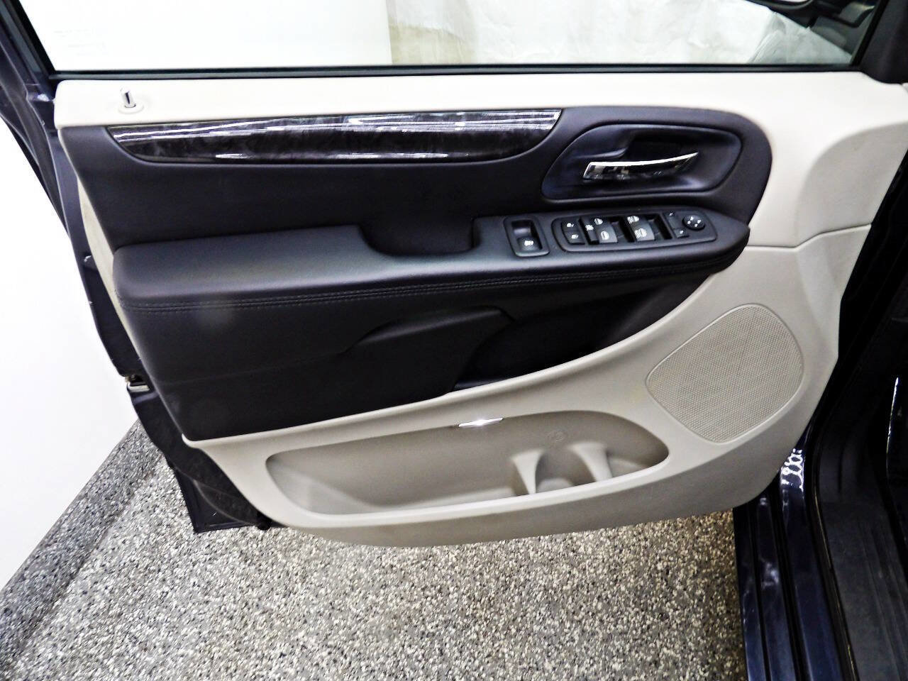 Used 2014 Dodge Grand Caravan SE w/ Quick Order Package 29E SE image 7