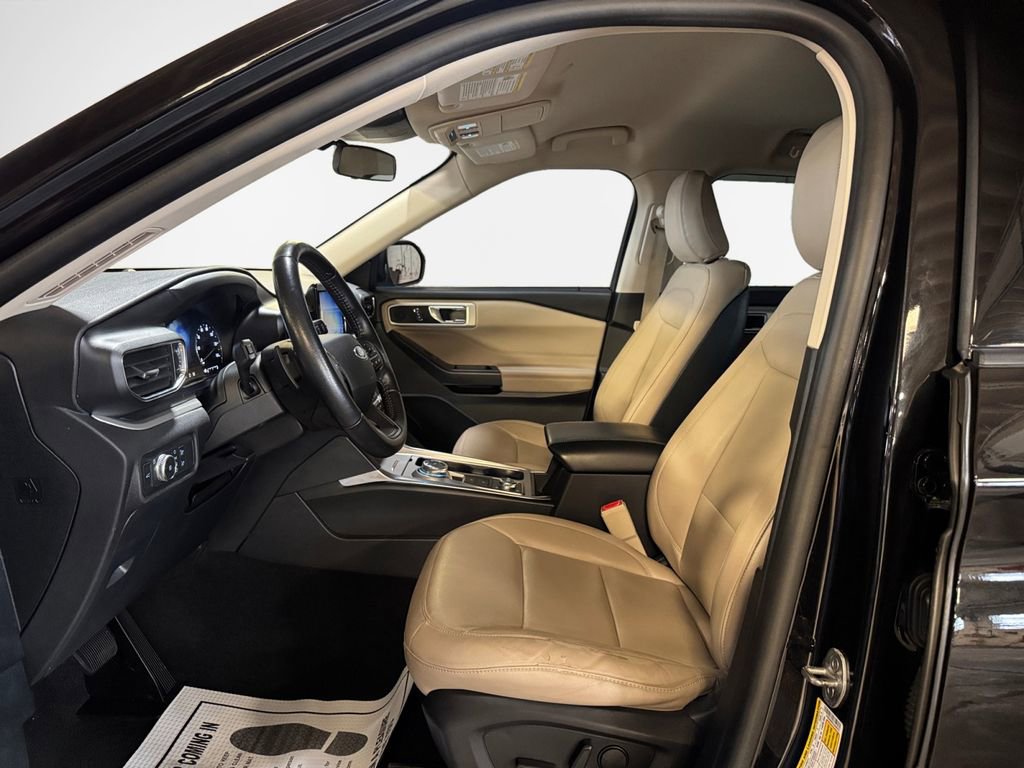 Used 2020 Ford Explorer XLT w/ Equipment Group 202A image 12