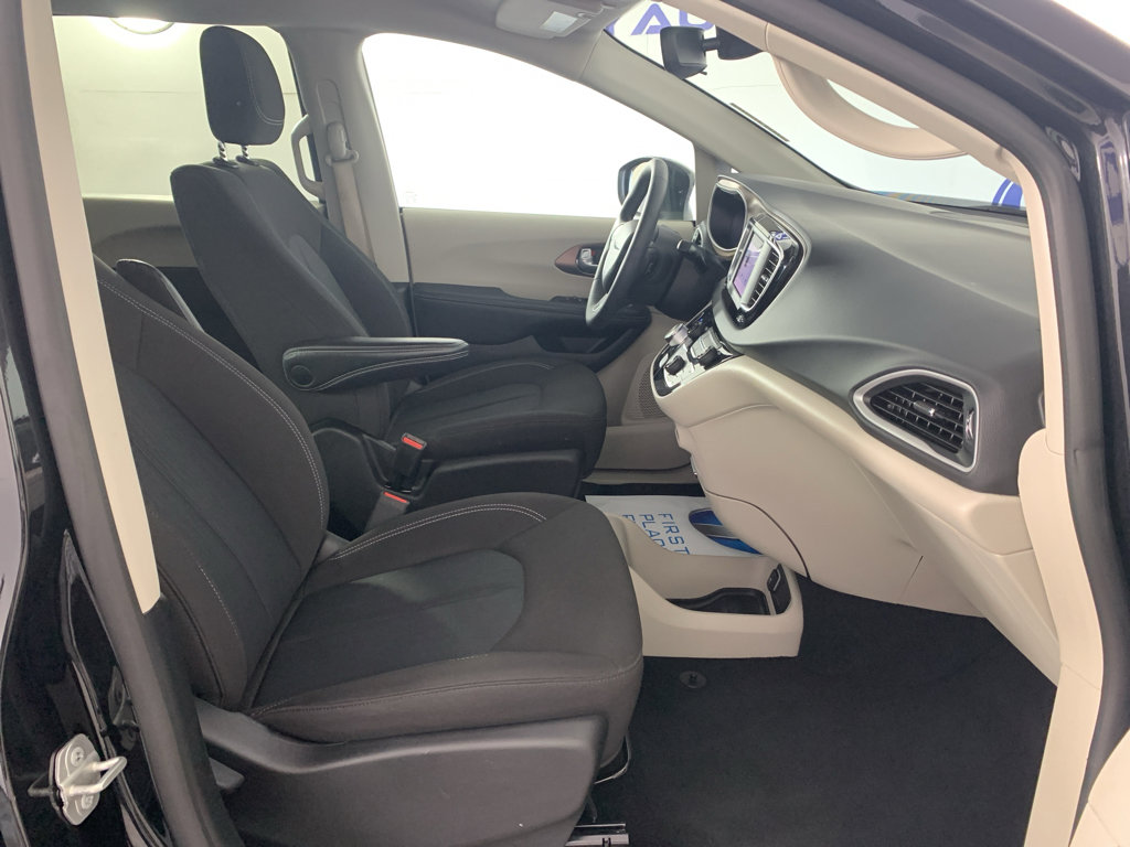 Used 2023 Chrysler Voyager LX FWD image 36