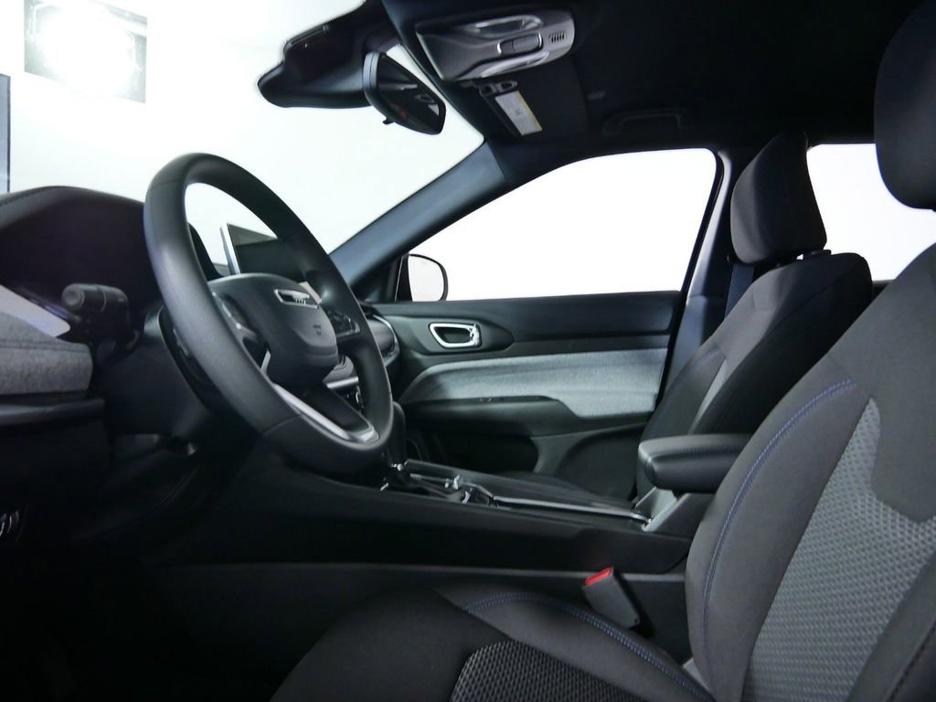 Used 2024 Jeep Compass Sport image 28