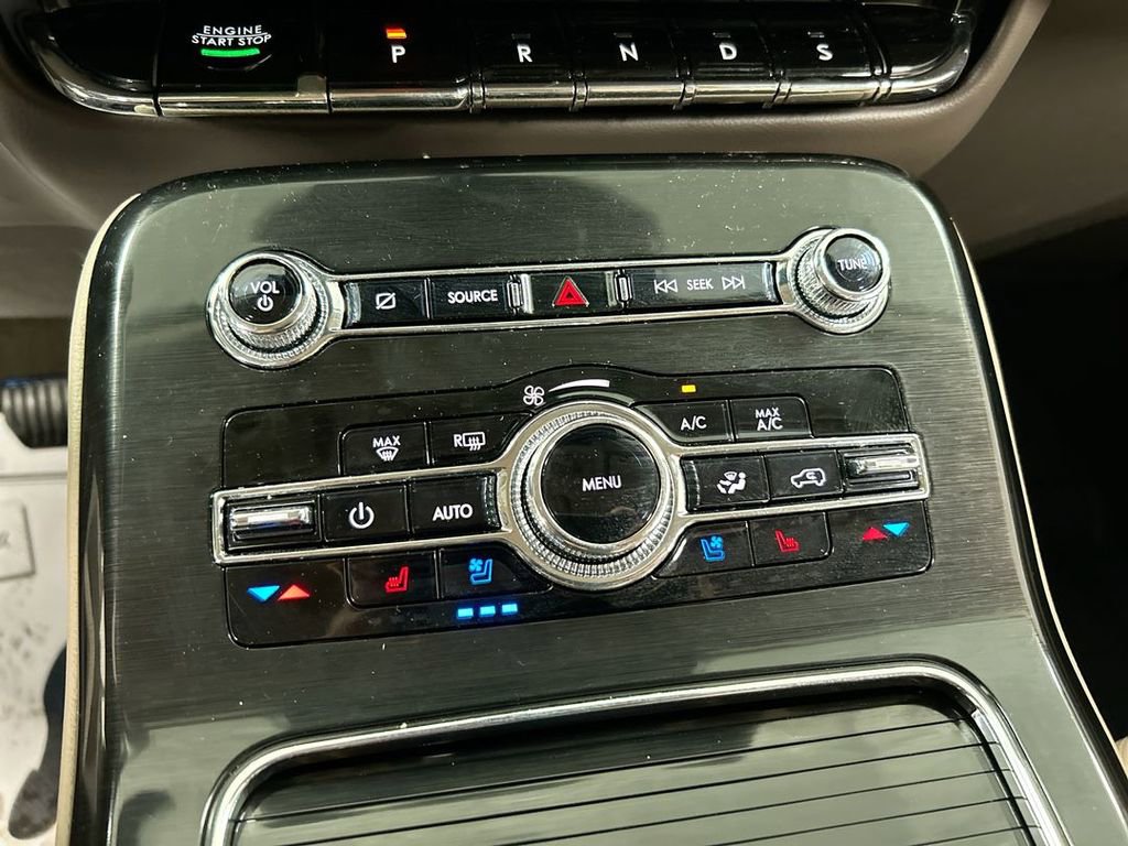 Used 2022 Lincoln Nautilus Reserve w/ Luxury Package image 17