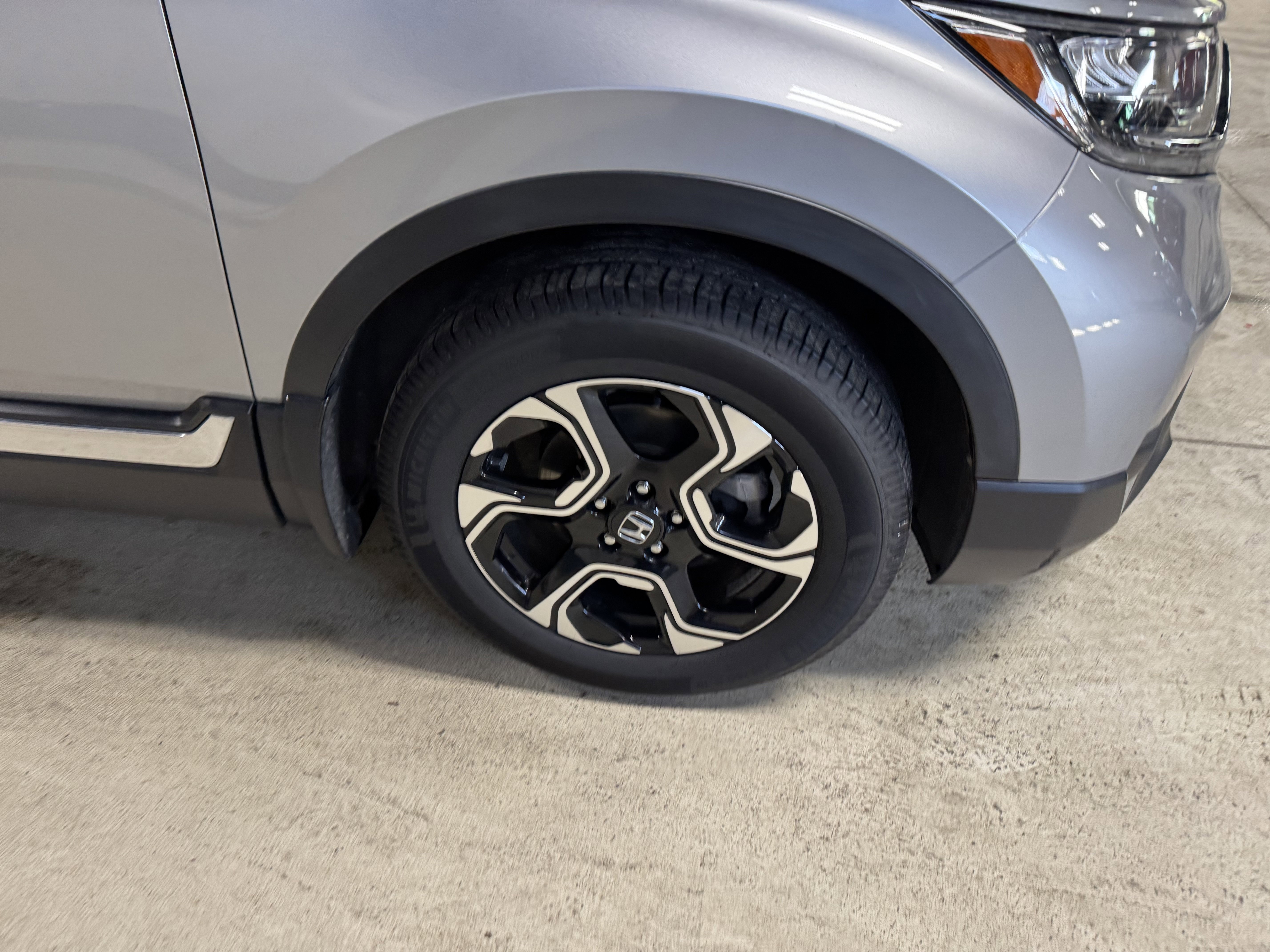 Used 2017 Honda CR-V Touring image 7