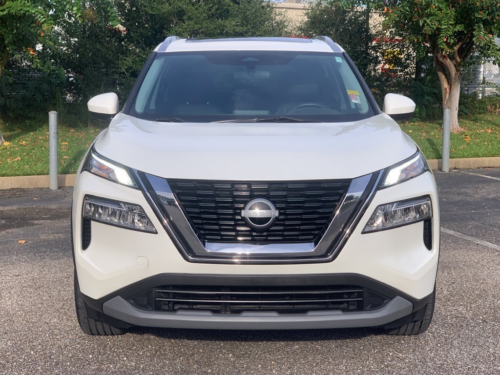 Used 2023 Nissan Rogue SV w/ SV Premium B Package FWD image 3