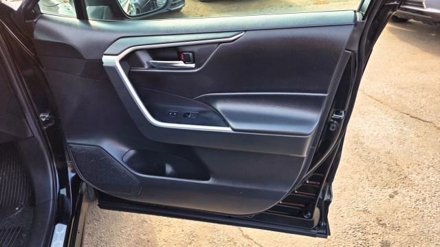 Used 2022 Toyota RAV4 SE w/ Convenience Package image 36