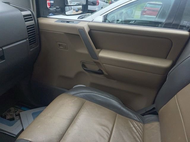 Used 2004 Nissan Titan LE w/ (Tow) Big Tow Pkg AWD/4WD image 14