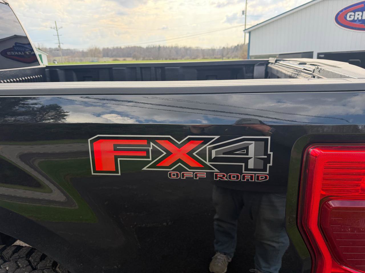 Used 2021 Ford F250 XLT w/ XLT Premium Package AWD/4WD image 16