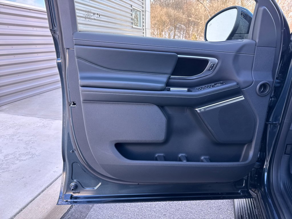 New 2026 Ford Expedition Platinum w/ Stealth Appearance Package AWD/4WD image 27