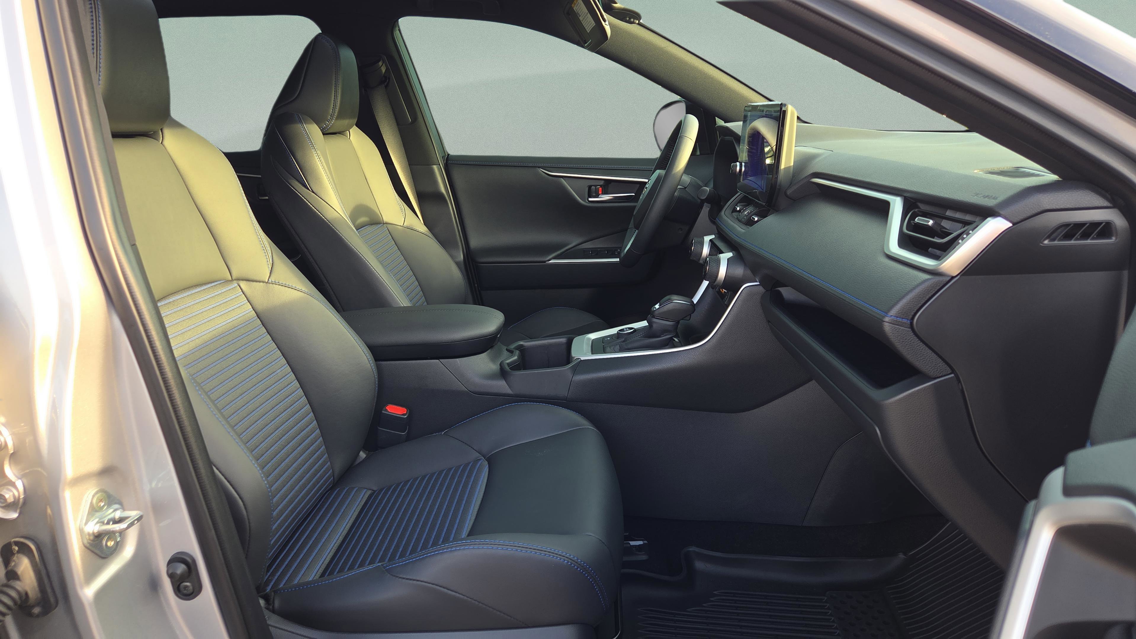 Certified 2025 Toyota RAV4 XSE image 22