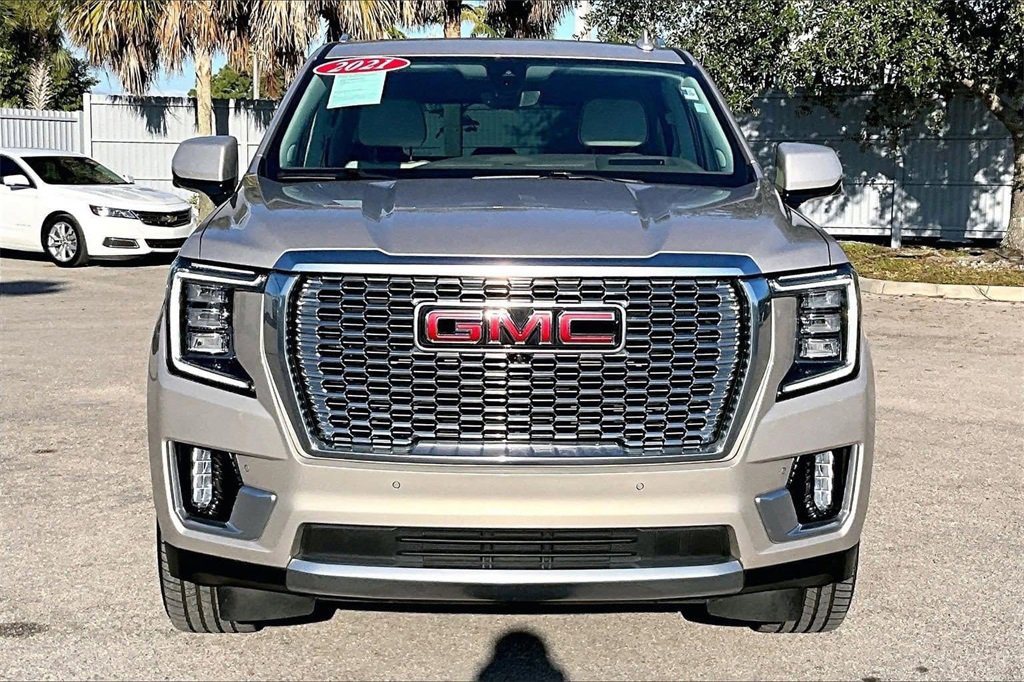 Used 2021 GMC Yukon Denali w/ Denali Premium Package image 10