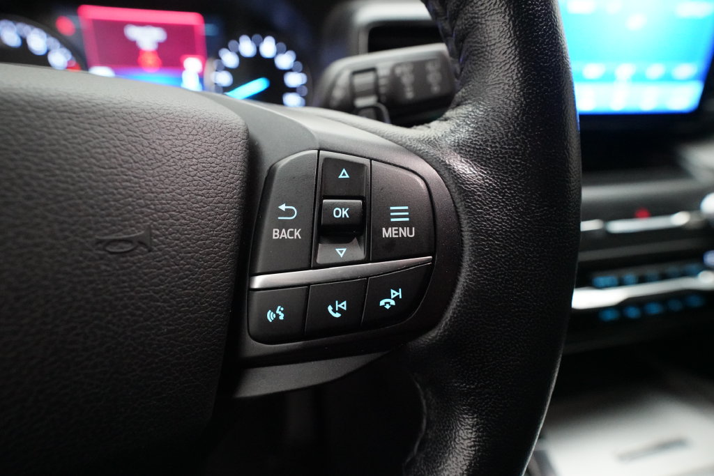 Used 2020 Ford Explorer XLT w/ Equipment Group 202A AWD/4WD image 19