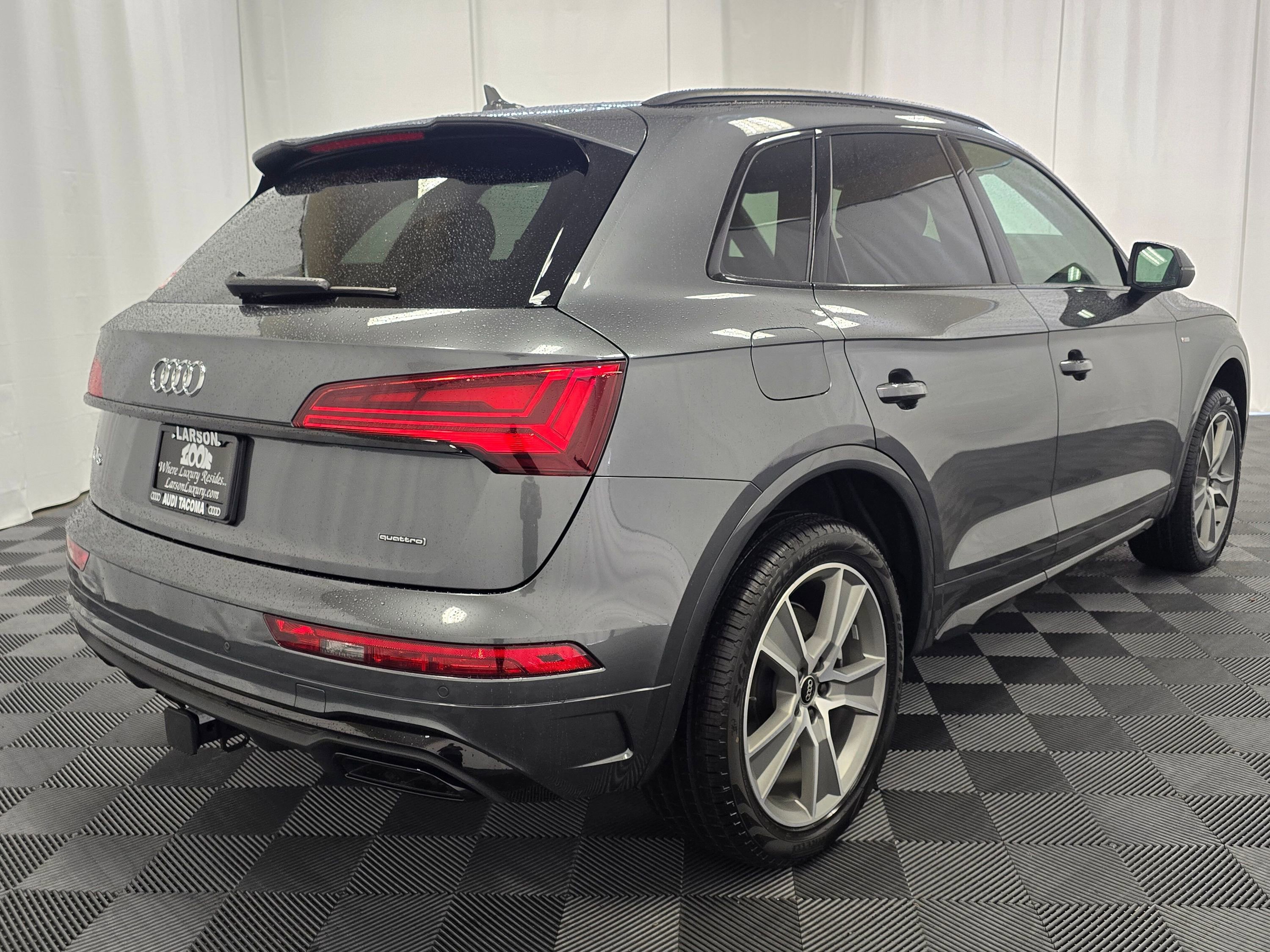 Certified 2025 Audi Q5 2.0T Premium w/ Convenience Plus Package image 6