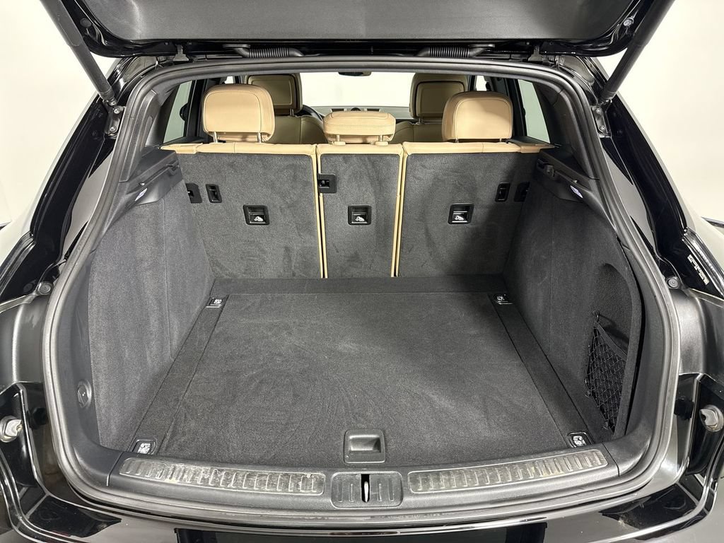 Certified 2022 Porsche Macan S w/ Premium Package Plus AWD/4WD image 20