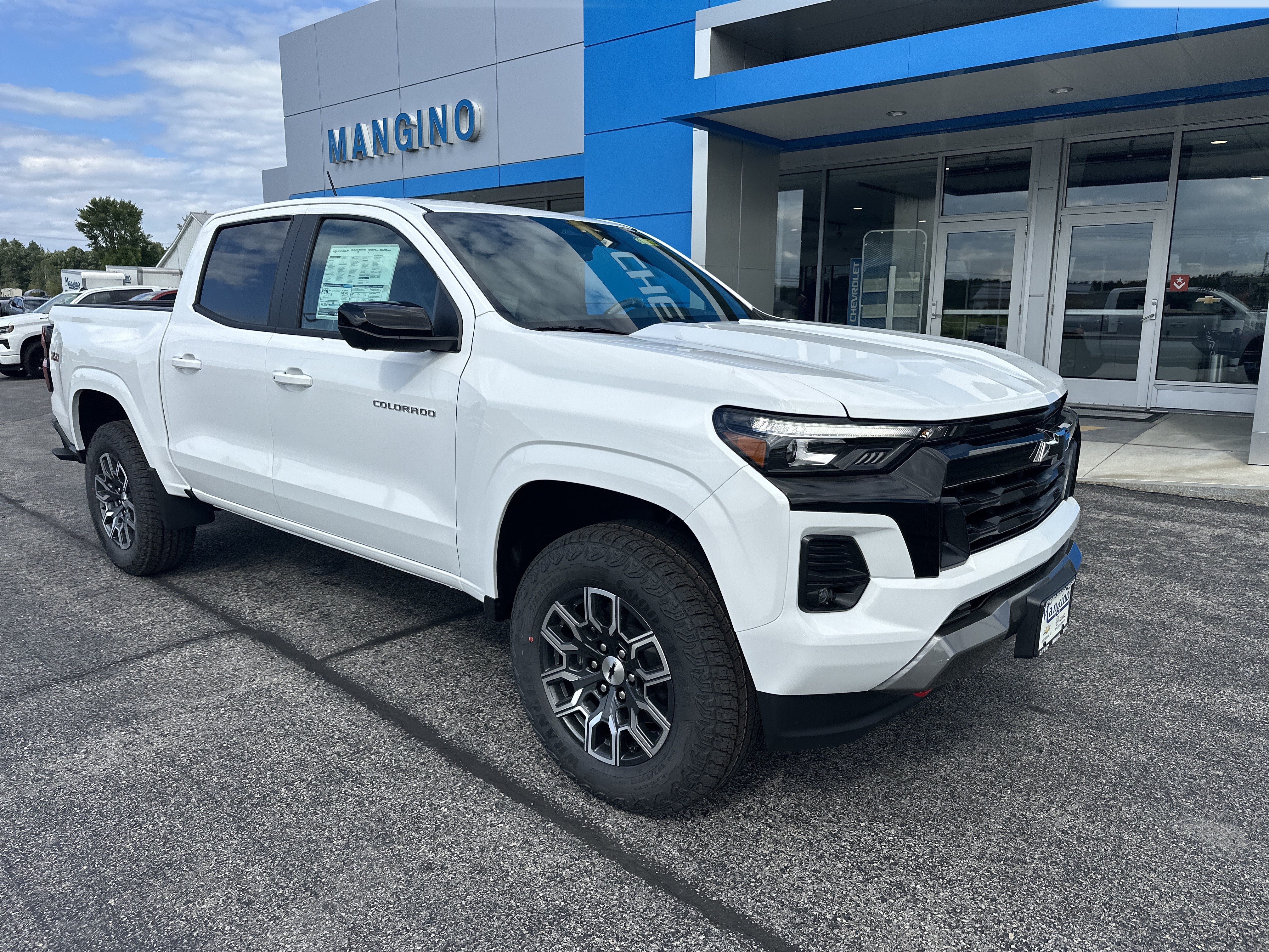 New 2026 Chevrolet Colorado Z71 w/ Technology Package AWD/4WD image 2