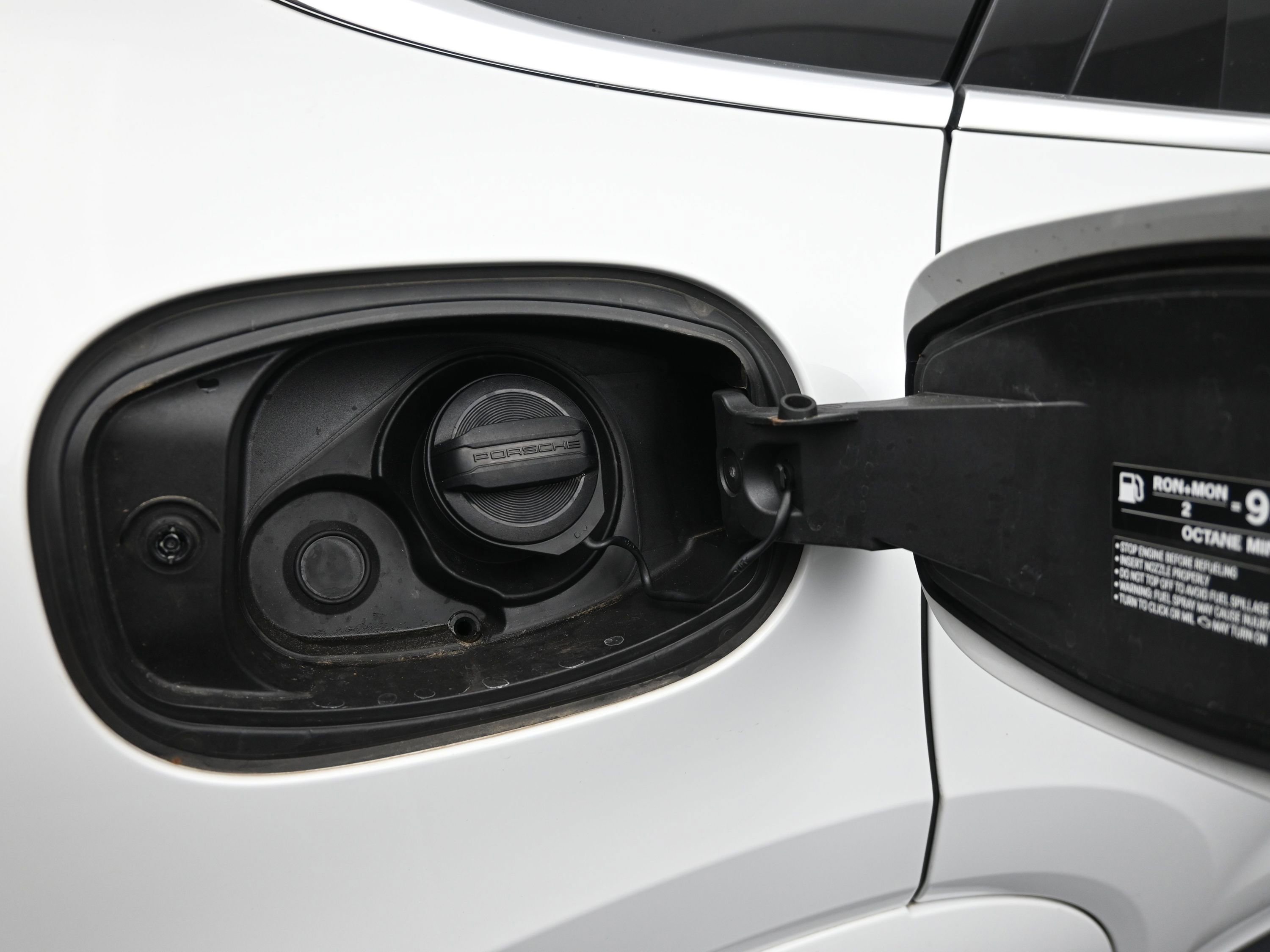 Used 2022 Porsche Cayenne image 11