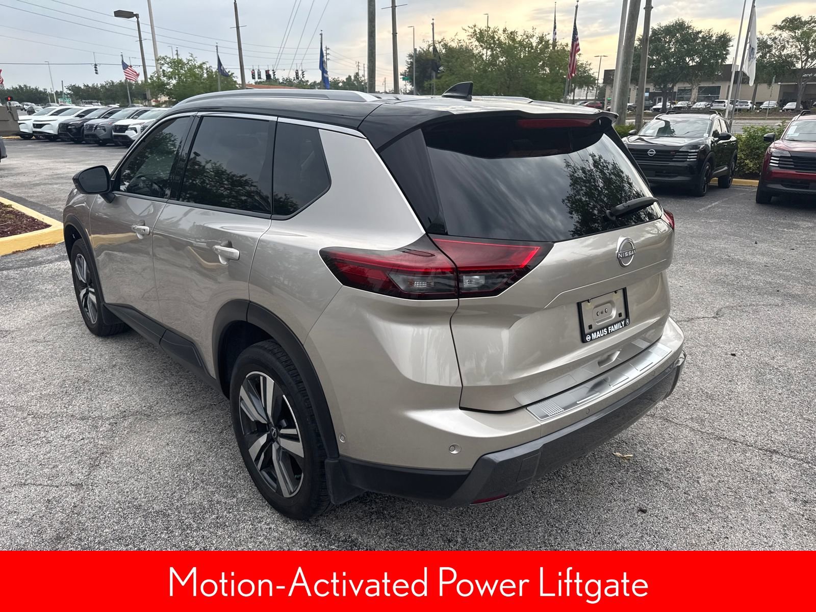 Certified 2025 Nissan Rogue SL w/ SL Premium Package FWD image 7