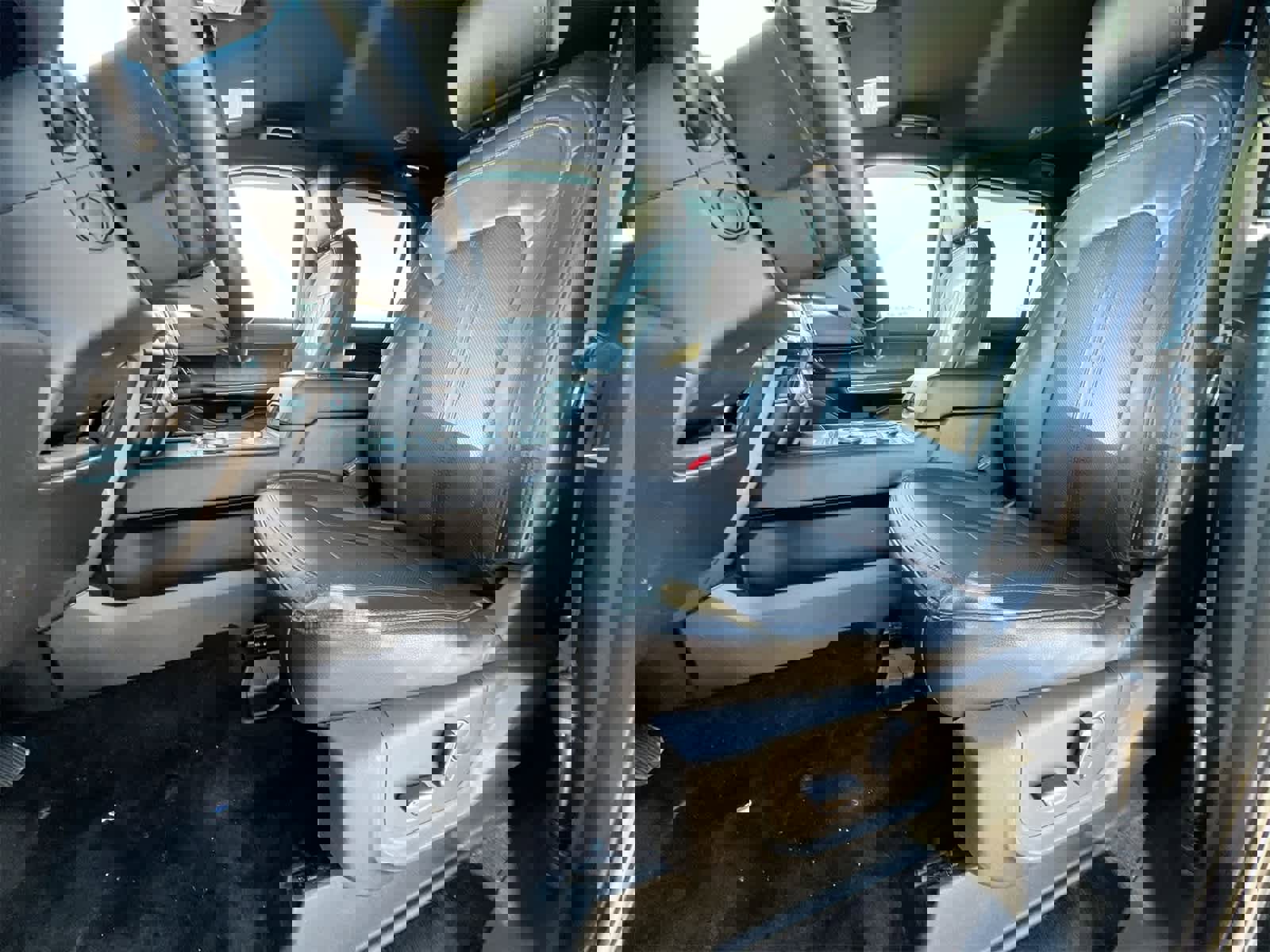 Used 2018 Ford Expedition Limited image 16