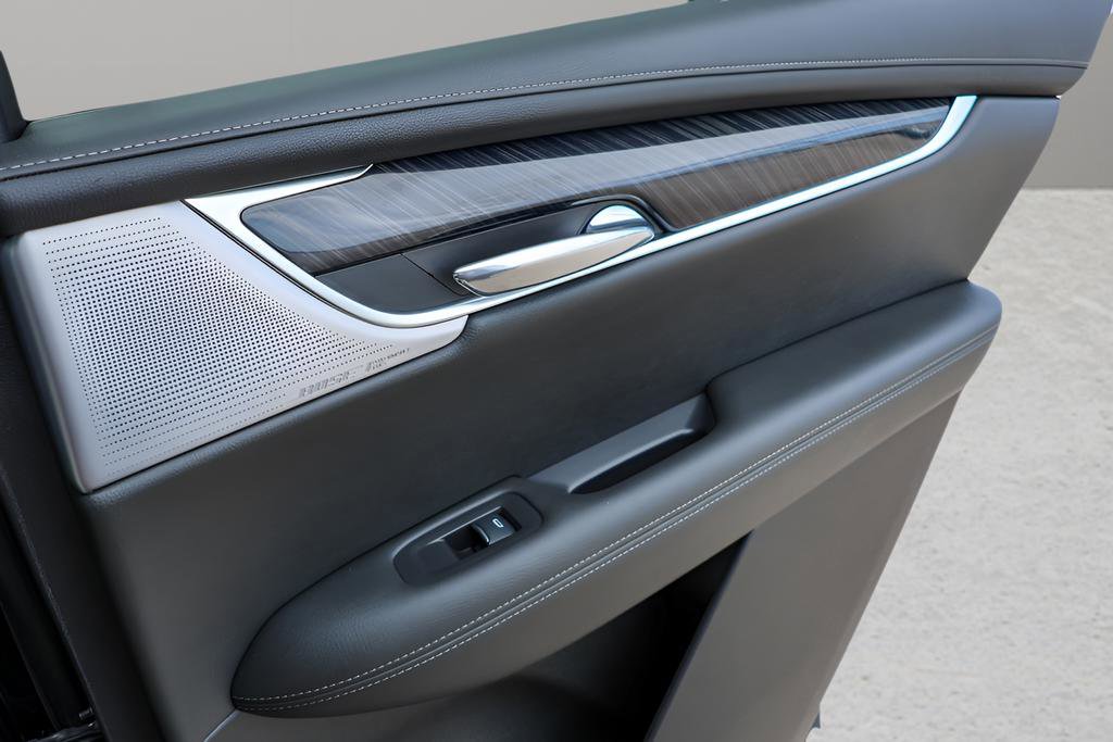 Used 2023 Cadillac XT6 Premium Luxury w/ Technology Package image 29