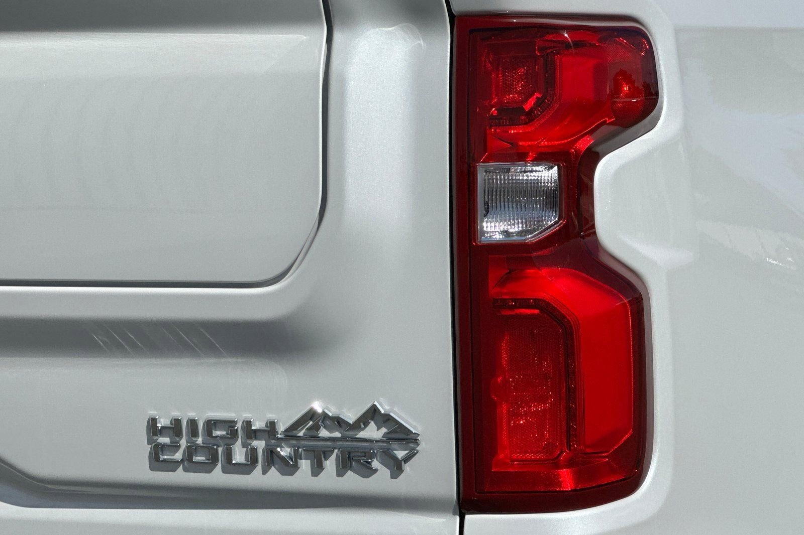 Used 2024 Chevrolet Silverado 1500 High Country w/ Technology Package image 27