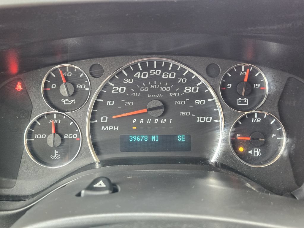 Used 2020 Chevrolet Express 2500 w/ Communications Package RWD image 16