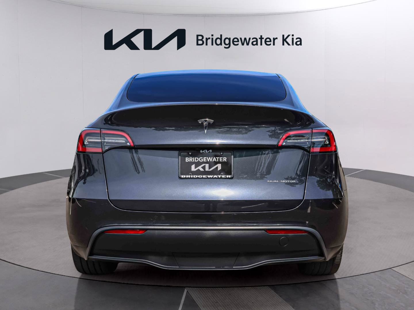 Used 2024 Tesla Model Y Long Range AWD/4WD image 5