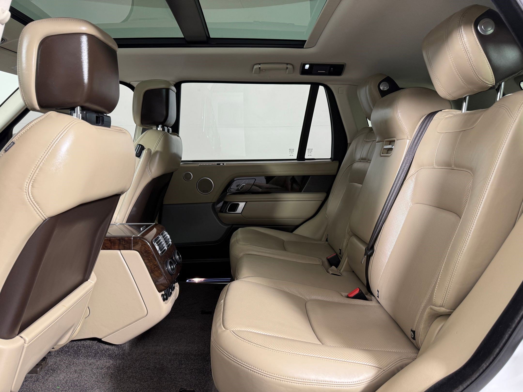 Used 2018 Land Rover Range Rover Long Wheelbase Supercharged image 25