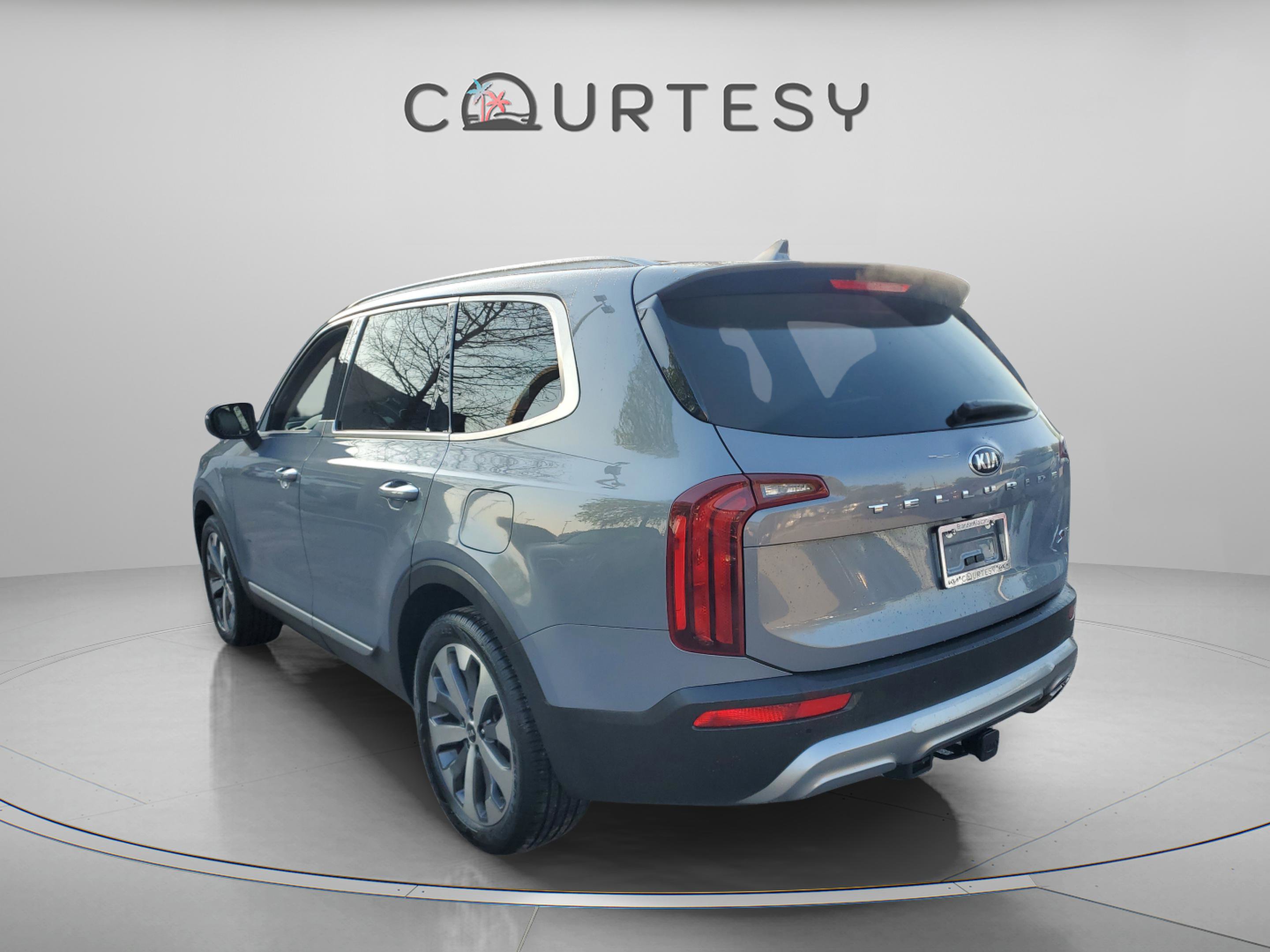Used 2020 Kia Telluride S image 2