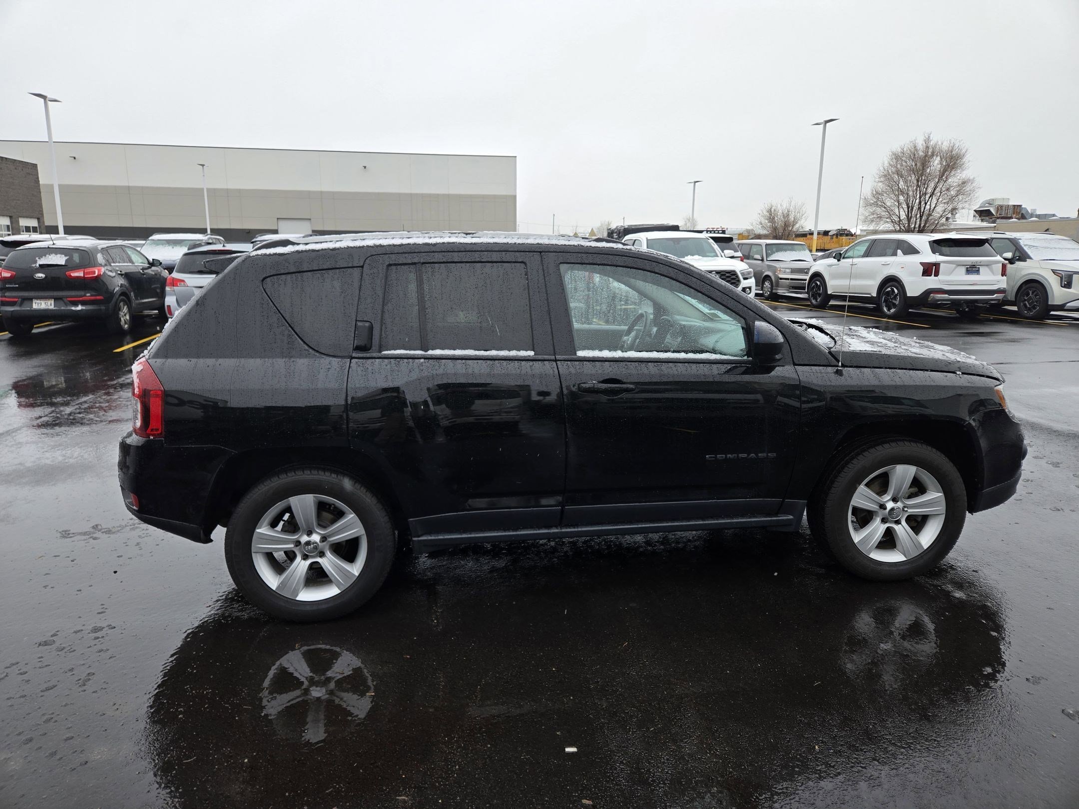 Used 2018 Jeep Compass Latitude w/ Popular Equipment Group image 4