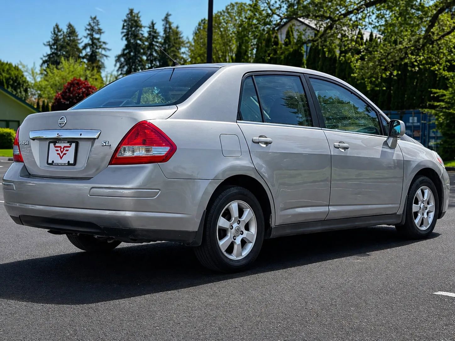 Used 2007 Nissan Versa SL w/ Convenience Pkg FWD image 4