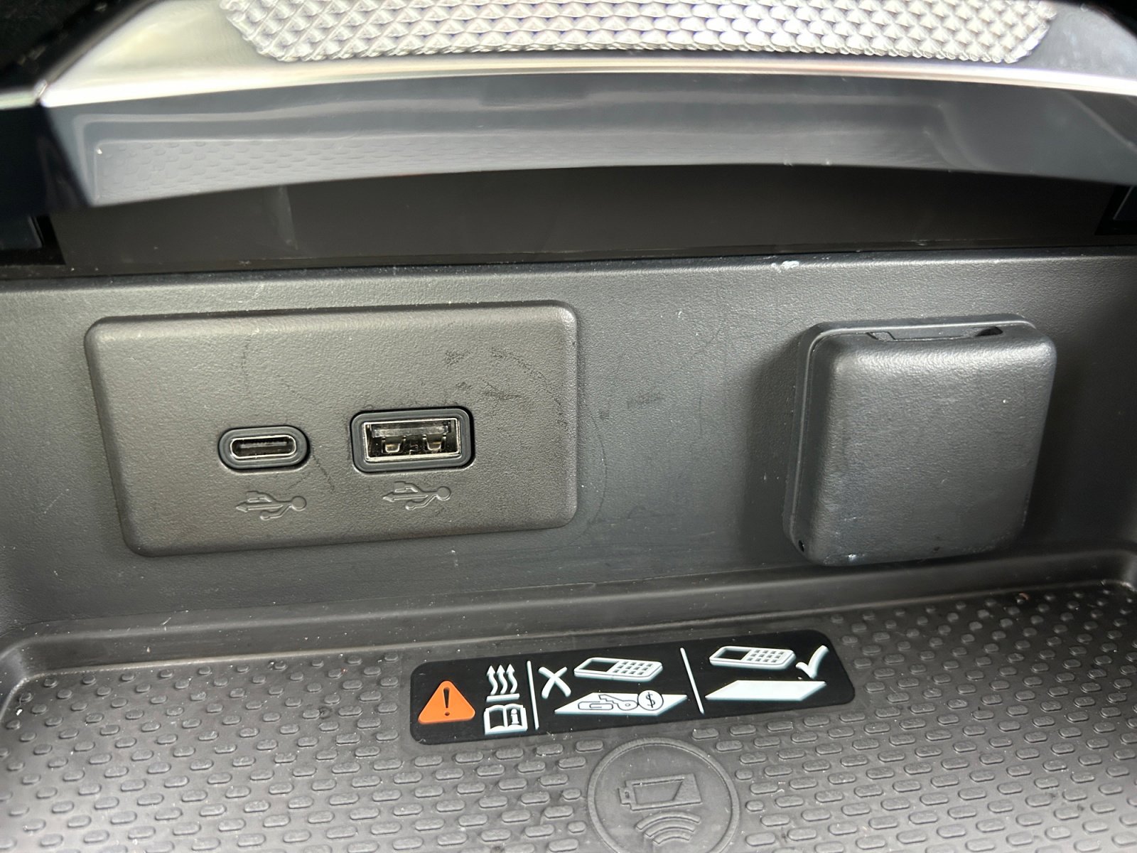 Used 2025 Buick Envision Avenir AWD/4WD image 20