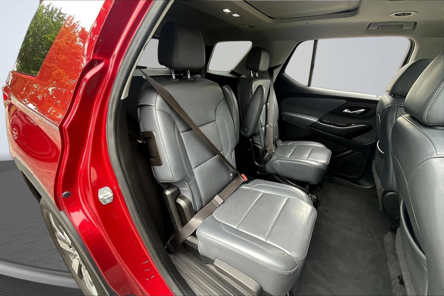 Used 2019 Chevrolet Traverse LT w/ LT Premium Package AWD/4WD image 25