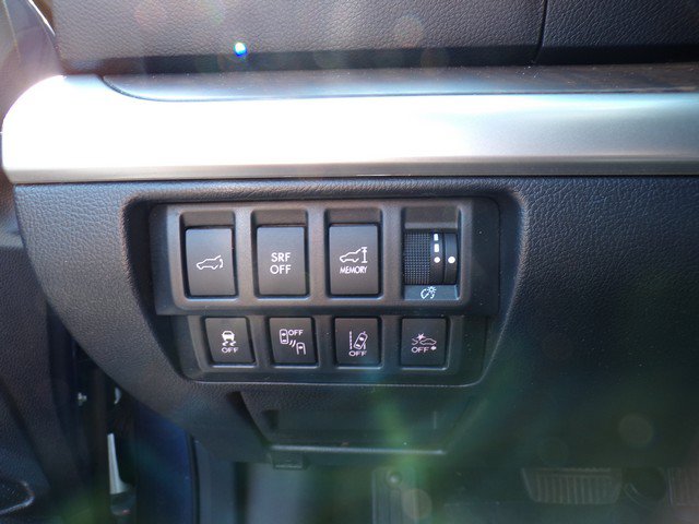 Used 2017 Subaru Outback 3.6R Limited AWD/4WD image 12
