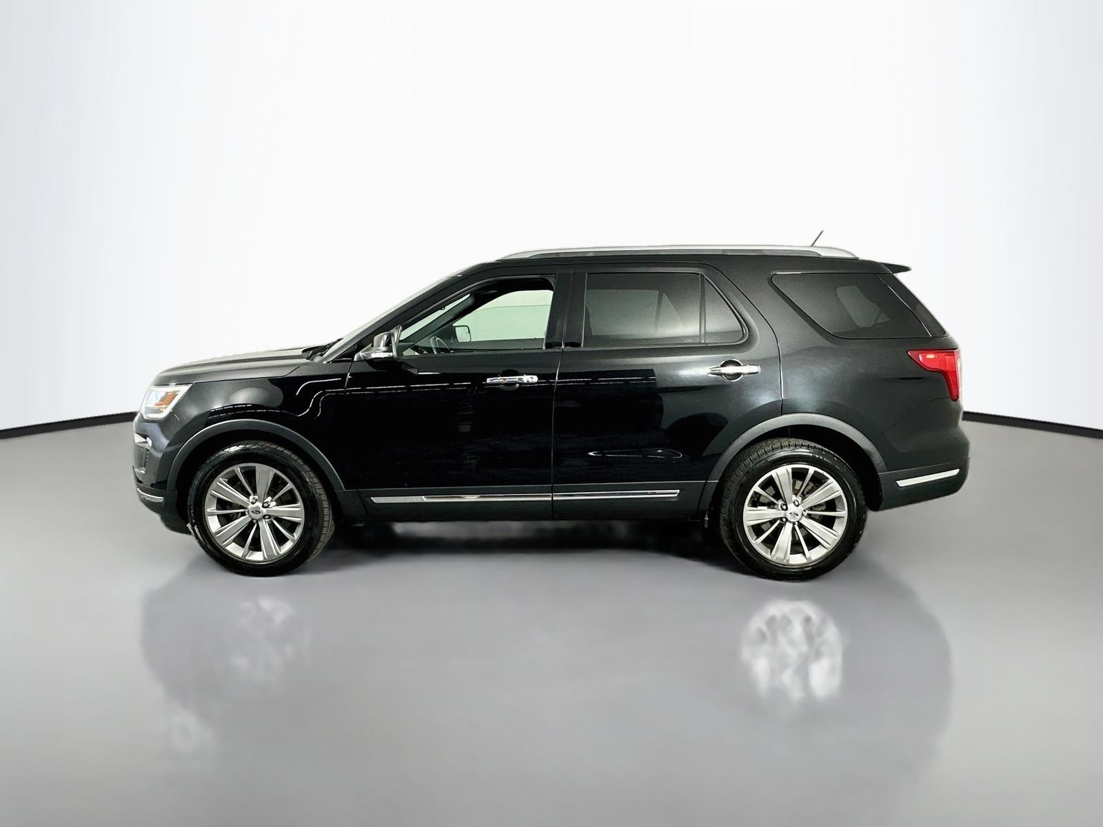 Used 2018 Ford Explorer Limited AWD/4WD image 5
