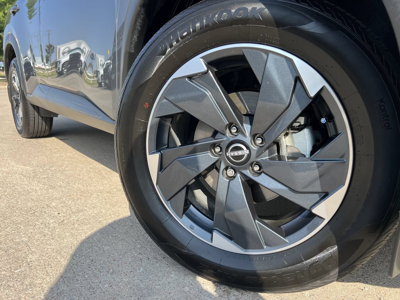 Certified 2026 Nissan Rogue SV AWD/4WD image 6