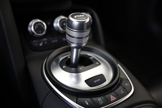 Used 2011 Audi R8 V10 AWD/4WD image 43