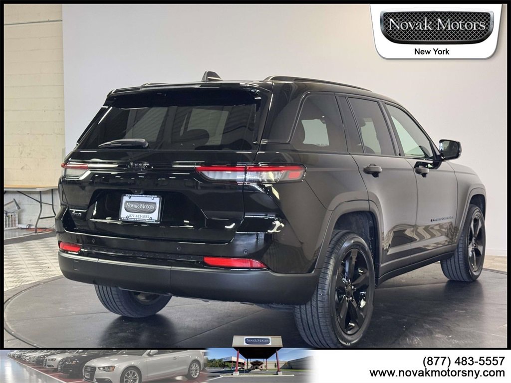 Used 2022 Jeep Grand Cherokee Altitude image 9