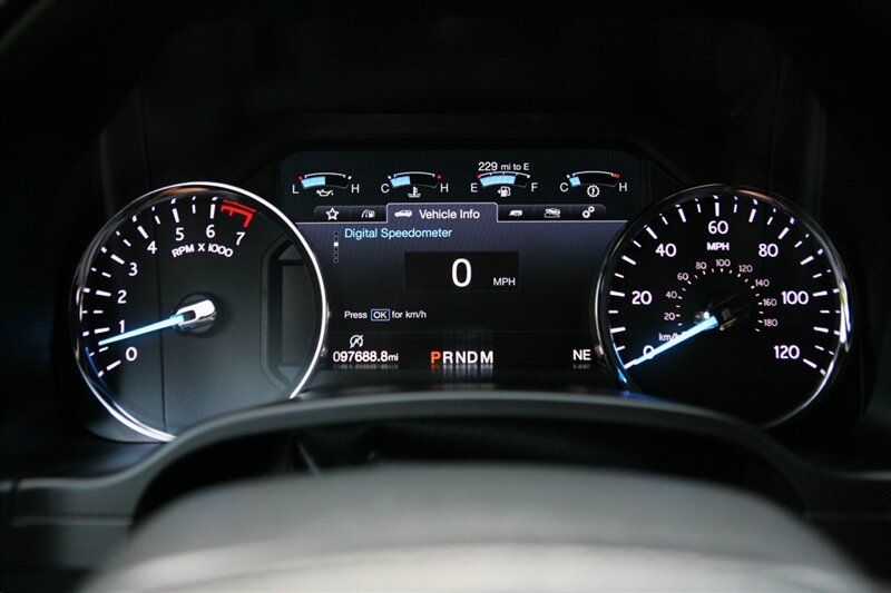 Used 2019 Ford Expedition Limited w/ Equipment Group 303A AWD/4WD image 33