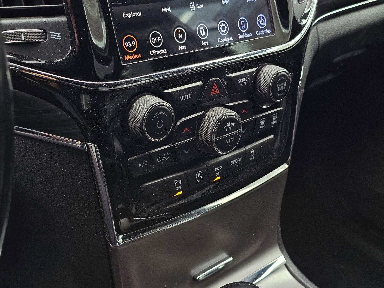 Used 2020 Jeep Grand Cherokee Limited w/ Luxury Group II image 14