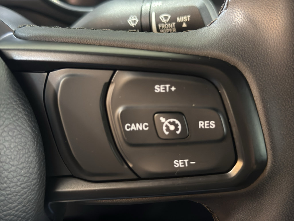 Used 2023 Jeep Gladiator Sport AWD/4WD image 23