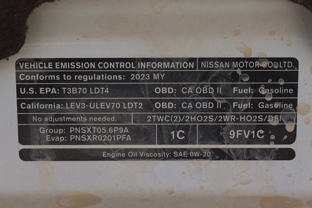 Used 2023 Nissan Titan SV image 30